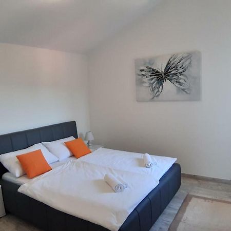 Relax Appartement Starigrad Paklenica Buitenkant foto