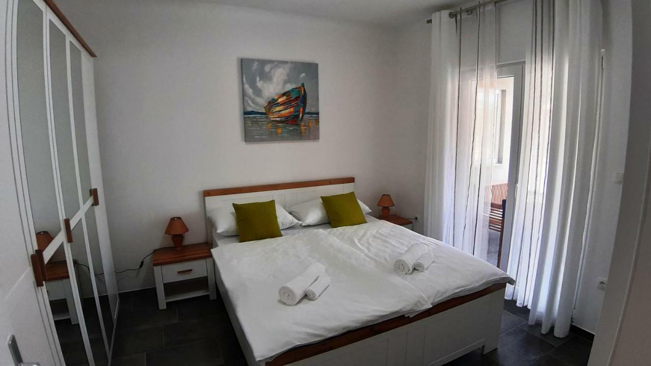 Relax Appartement Starigrad Paklenica Buitenkant foto