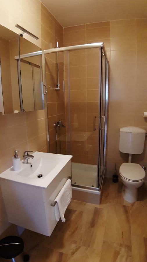 Relax Appartement Starigrad Paklenica Buitenkant foto