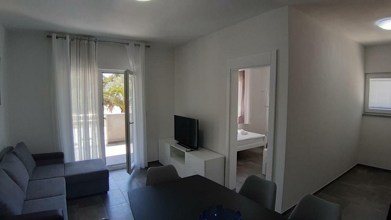 Relax Appartement Starigrad Paklenica Buitenkant foto