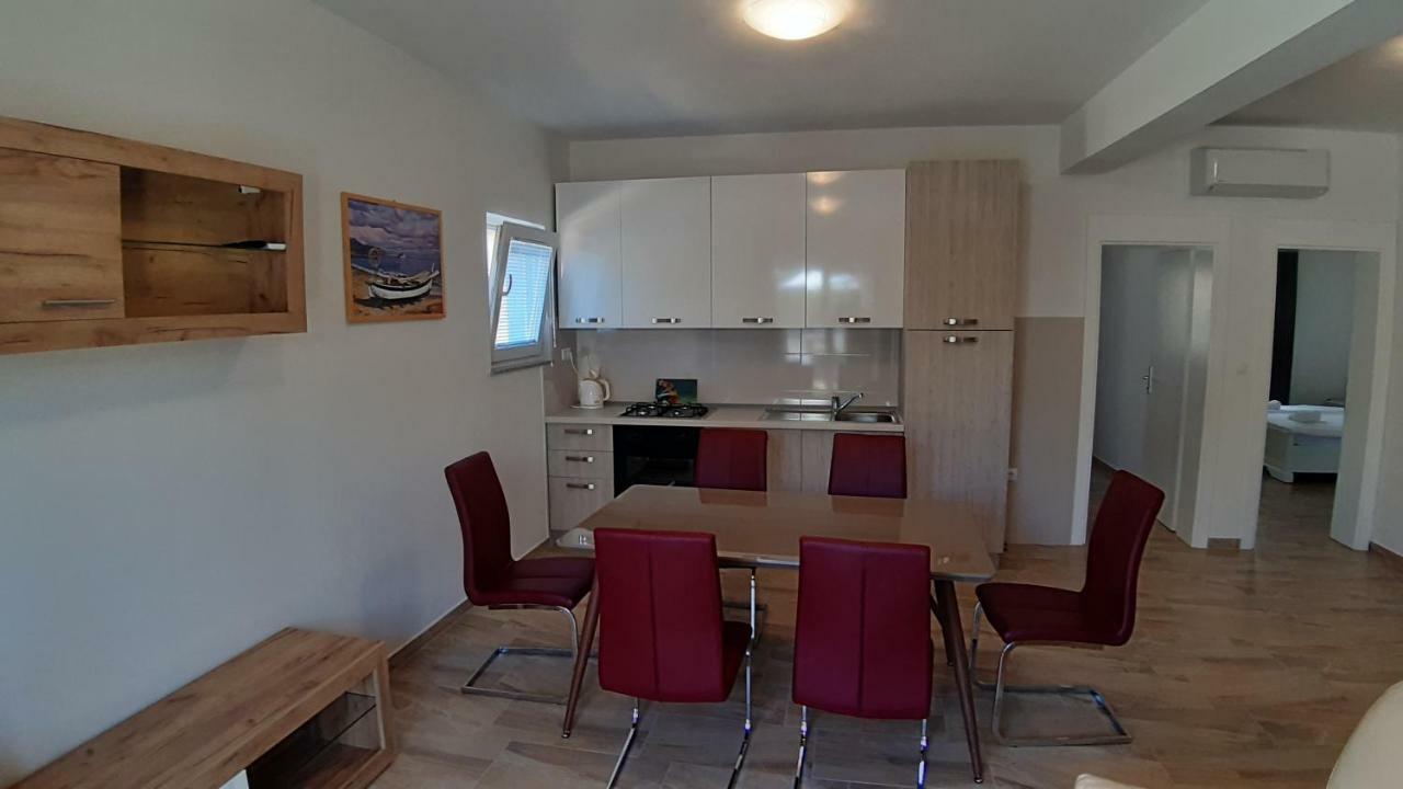 Relax Appartement Starigrad Paklenica Buitenkant foto